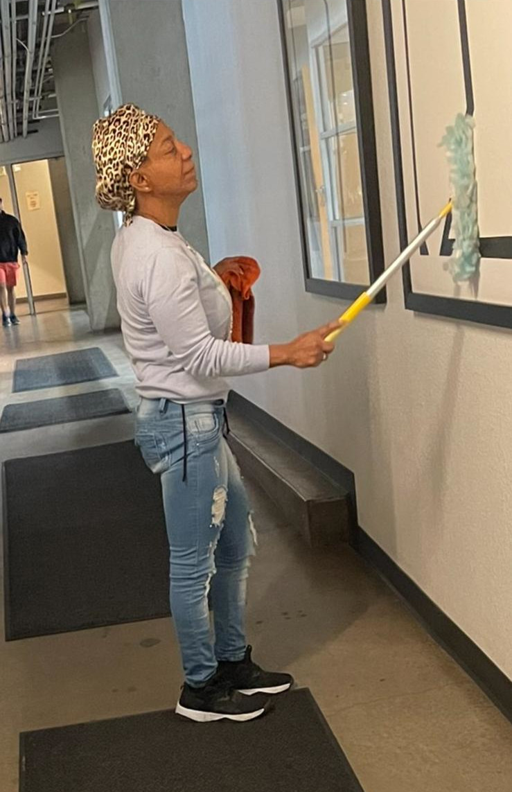 Limpieza de paredes y trabajo detallado